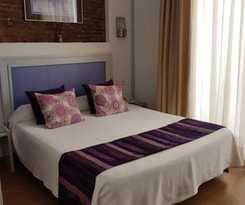 Y Apartamentos Doña Lola