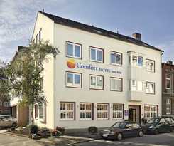 Hotel Comfort  Tom Kyle