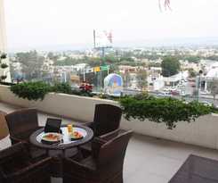 Hotel Crown Victoria