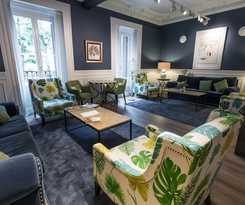 Petit Palace Lealtad Plaza