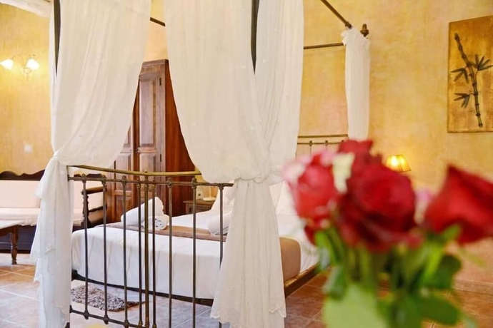 Odos Oneiron Boutique