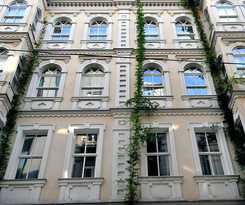 Adahan Decamondo Pera, Autograph Collection