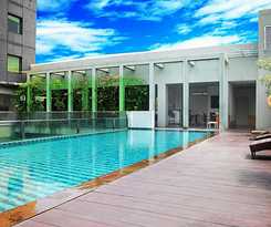 Hotel Sparks Life Jakarta, Artotel Curated