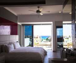 Suites Quinto Sol - Near Mamitas Beach Club