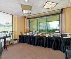 ROSEDALE ON ROBSON SUITE