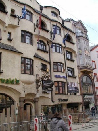 Stage 12 Hotel by Penz