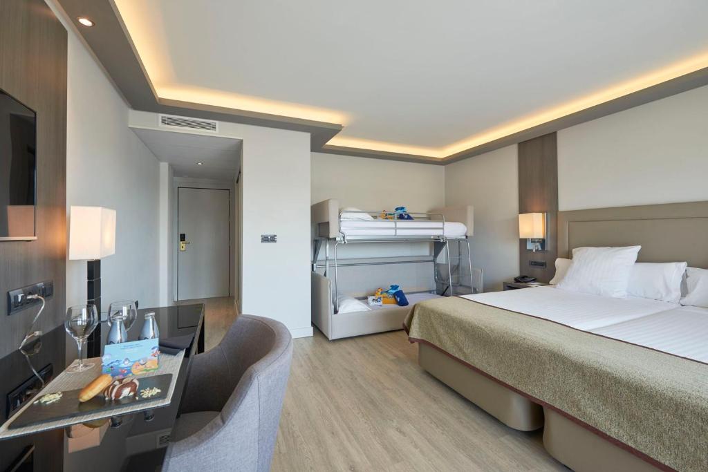 Habitación doble Premium Grand del hotel Melia Alicante. Foto 2