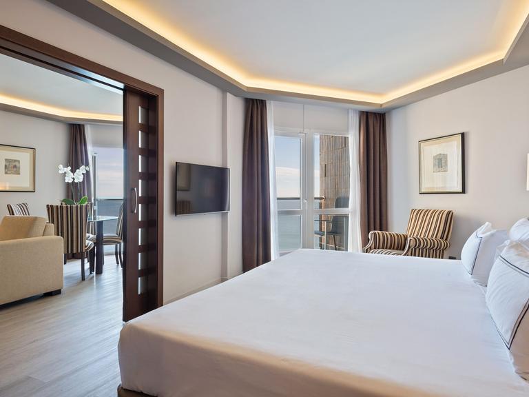 Suite Presidencial The Level del hotel Melia Alicante