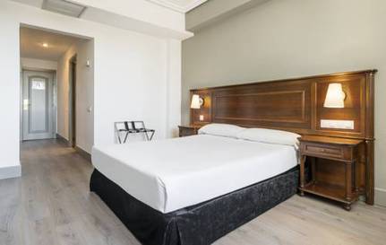 Habitación doble del hotel Ilunion Las Lomas. Foto 1