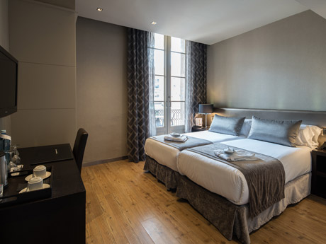 Habitación doble Balcón o Terraza del hotel Catalonia Portal De L'angel. Foto 2