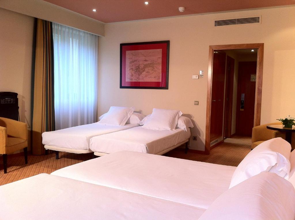 Habitación familiar del hotel Abba Burgos. Foto 5