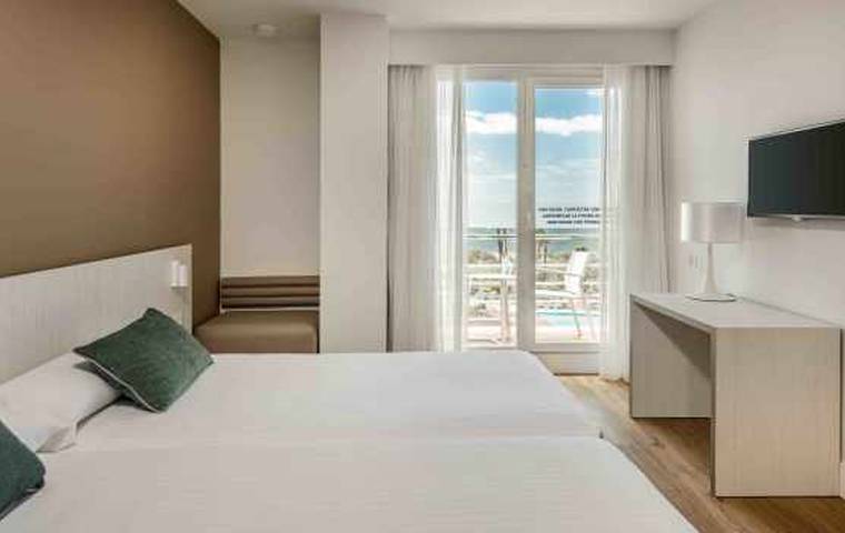 Habitación doble Accesible del hotel Ilunion Islantilla