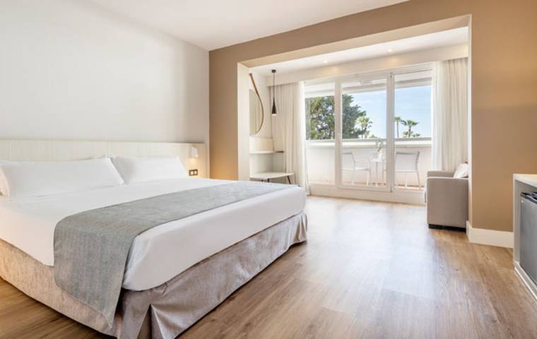 Habitación Doble XL del hotel Ilunion Islantilla. Foto 1