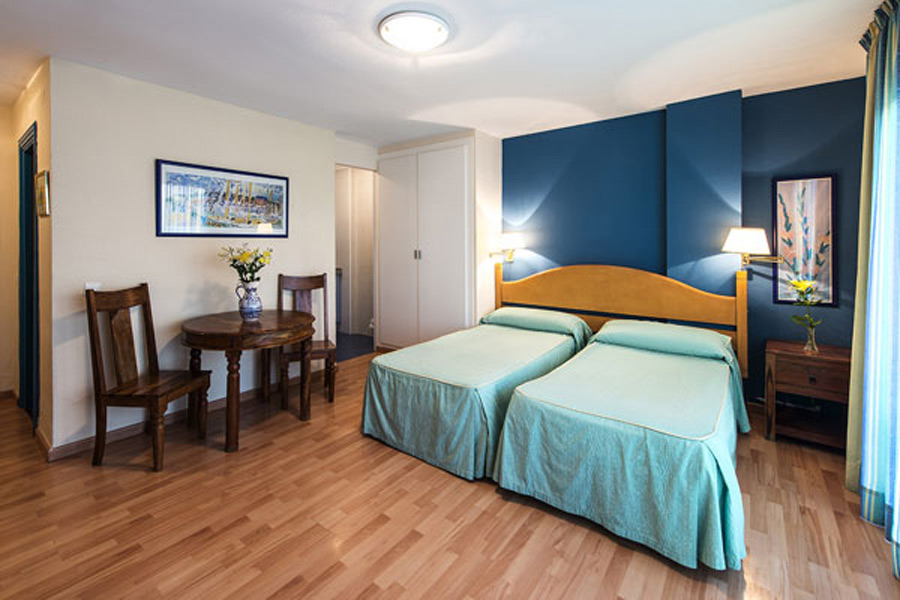 Estudio del hotel El Faro Marbella. Foto 1