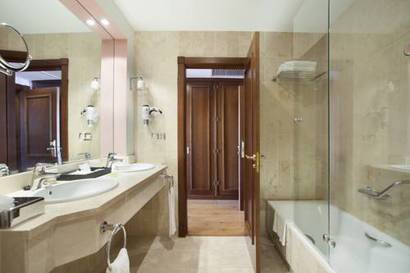 Habitación doble Vista Mar del hotel Fuerte Marbella. Foto 5