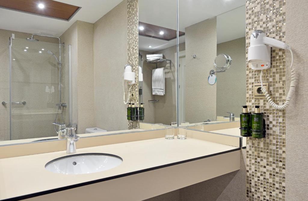 Habitación doble Vista Mar Lujo del hotel Melia Costa del Sol. Foto 1