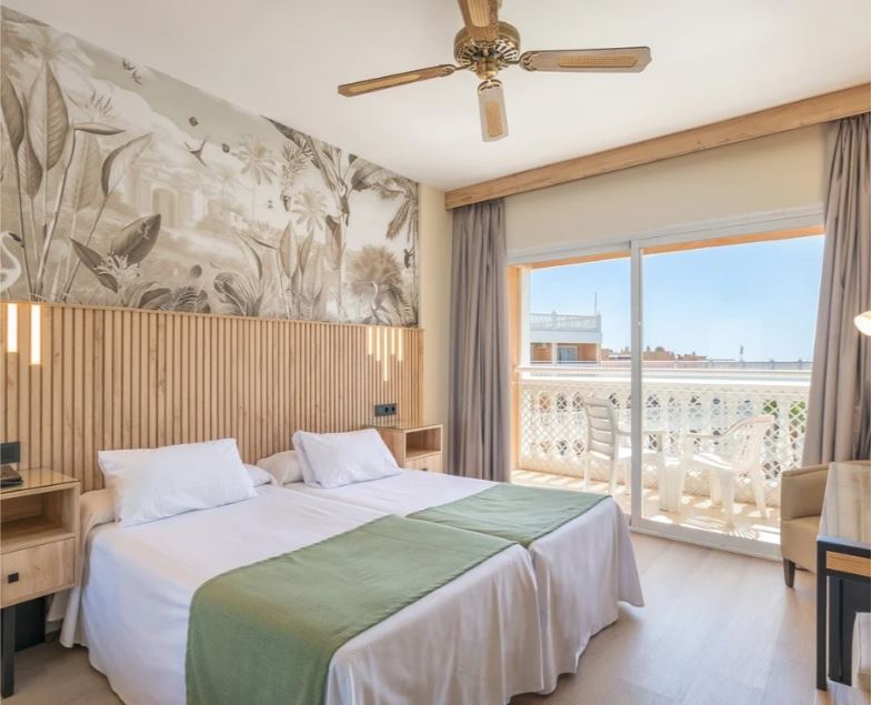 Classic Vistas a la piscina del hotel Parasol by Dorobe. Foto 4