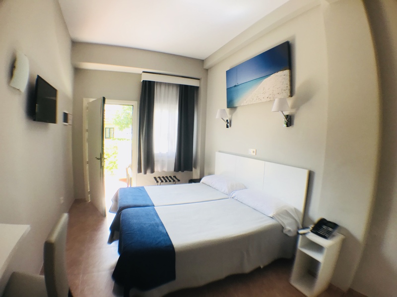 Habitación doble Balcón o Terraza Planta Baja del hotel Los Jazmines