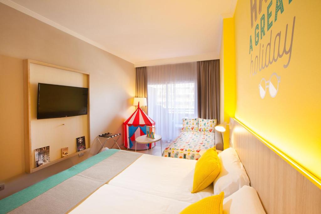 Habitación familiar del hotel Abora Continental By Lopesan Hotels. Foto 4