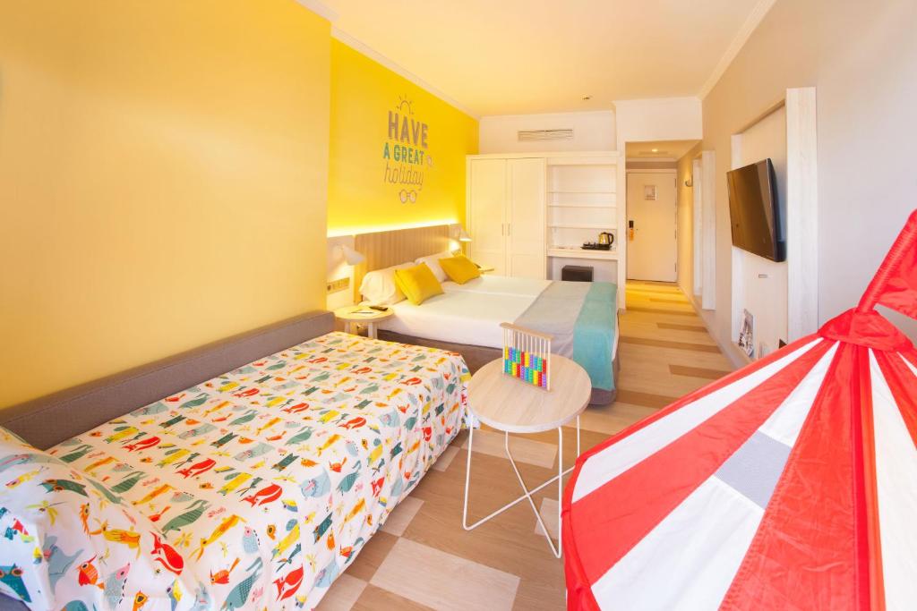 Habitación familiar del hotel Abora Continental By Lopesan Hotels. Foto 5