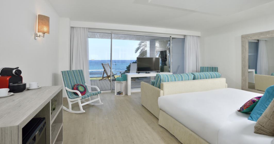 Suite del hotel Meliá Ibiza. Foto 2