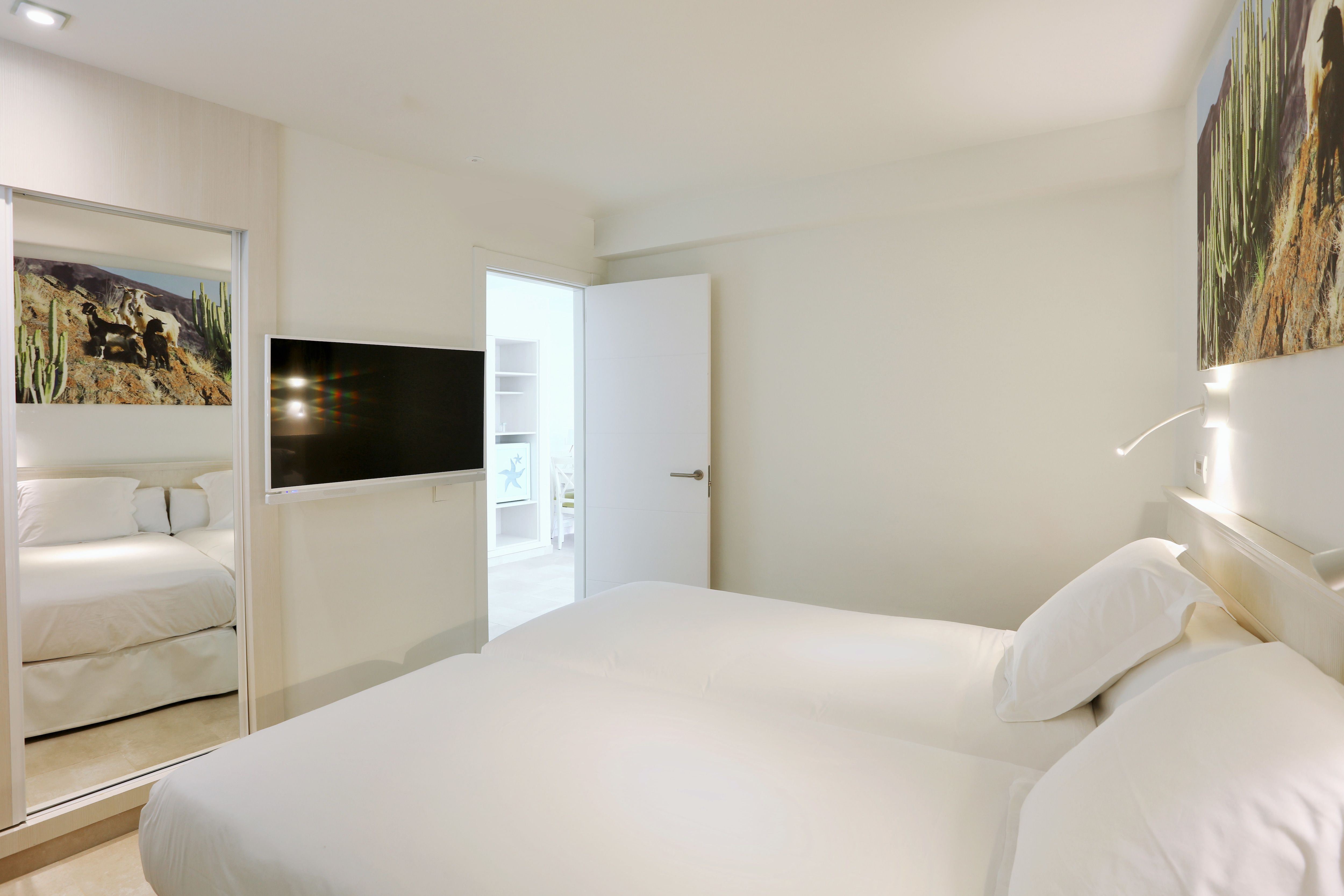 Habitación familiar Vista Parcial Mar del hotel Iberostar Selection Lanzarote Park. Foto 2