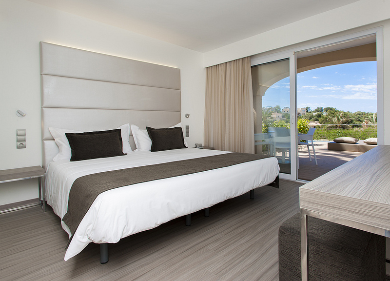 Suite Swim-Up del hotel Insotel Club Cala Mandia. Foto 1