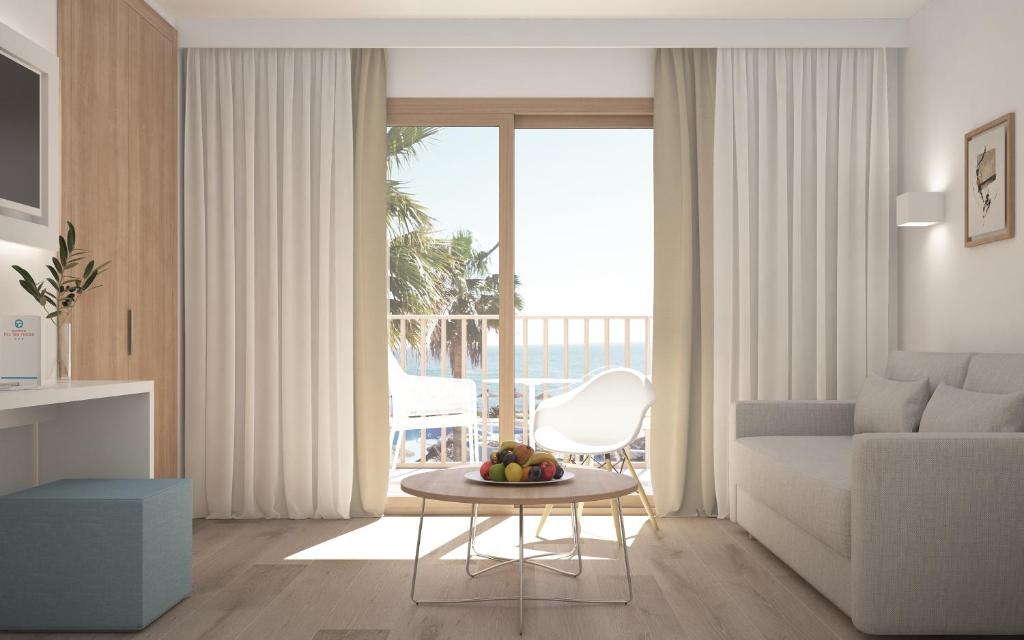 Suite 2 habitaciones del hotel Alua Suites Las Rocas. Foto 1