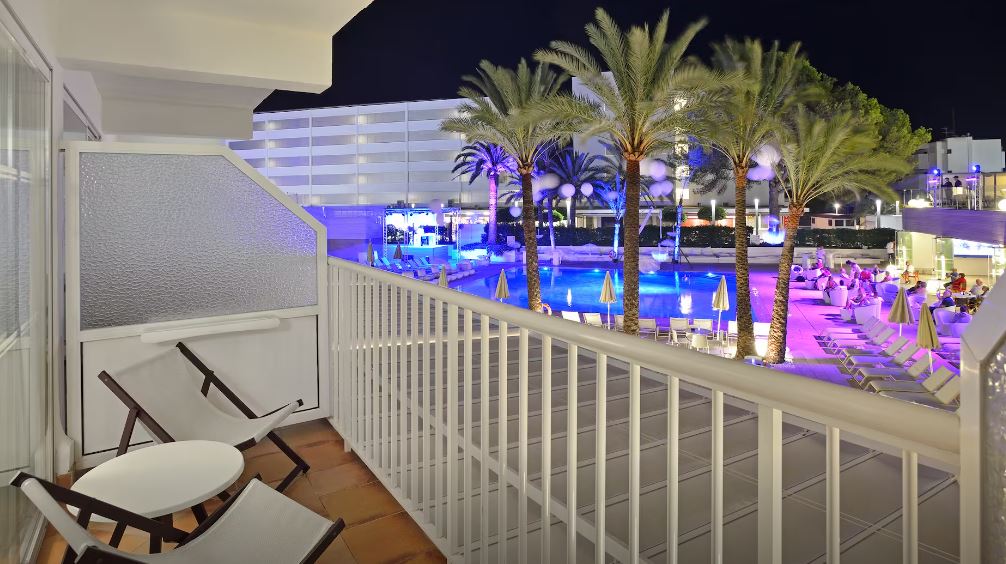 Doble House Vista Piscina del hotel Sol House The Studio - Calviá Beach- Adults Only. Foto 3