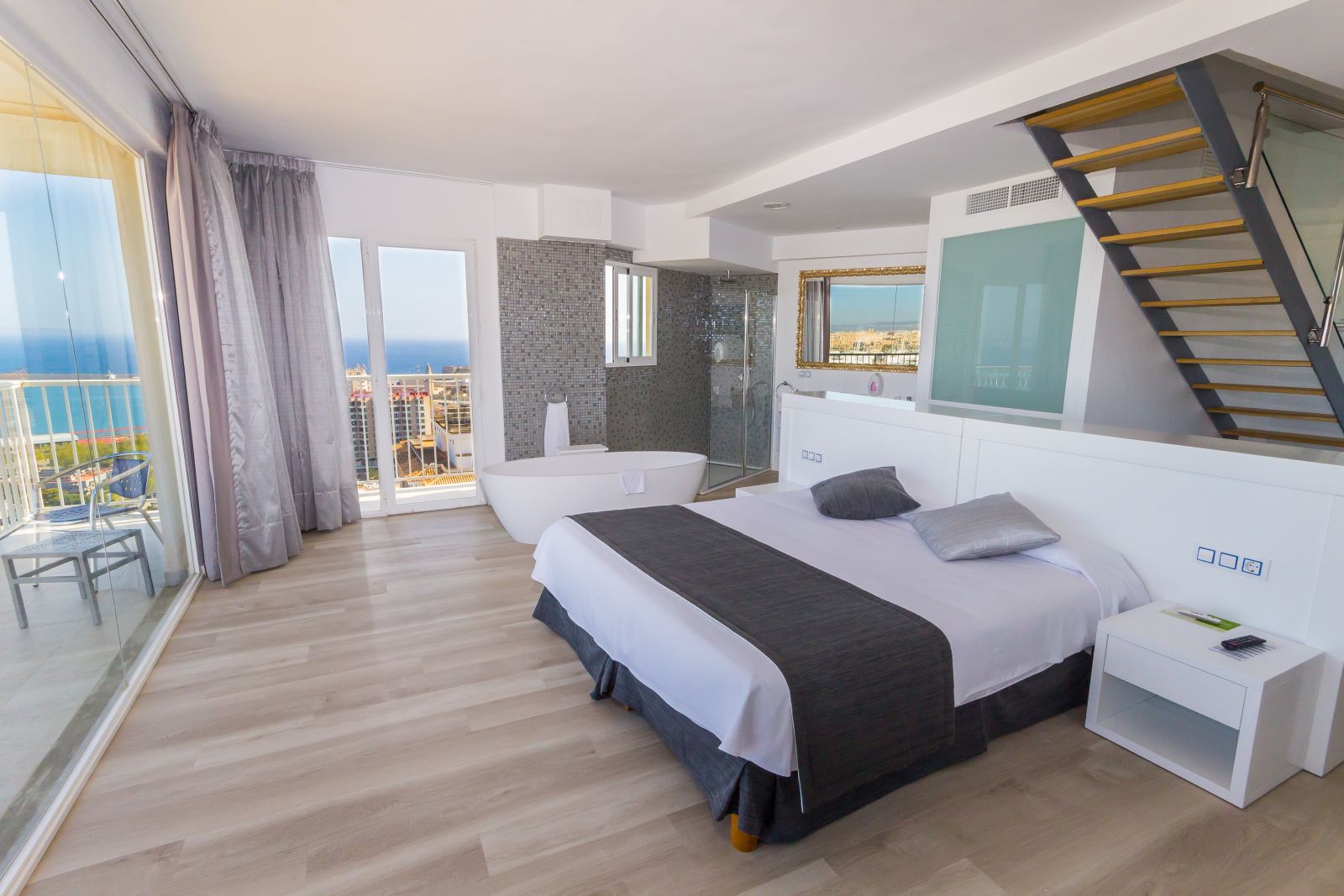 Suite Lujo del hotel Amic Horizonte. Foto 6