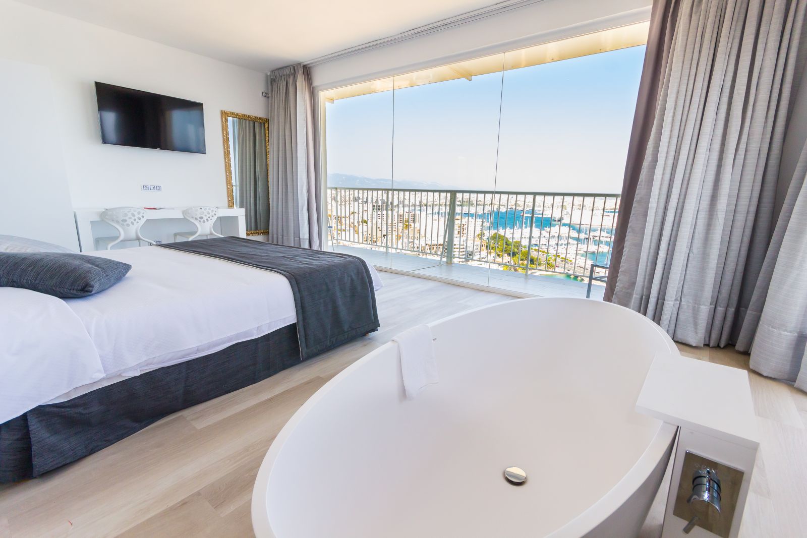 Suite Lujo del hotel Amic Horizonte. Foto 8