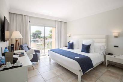 Habitación doble Lujo Vista Parcial Mar del hotel Sarena de Muro Resort Mallorca, part of Destination by Hyatt