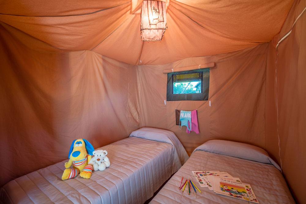 Tienda 2 habitaciones Baño compartido del hotel Torre de la Mora