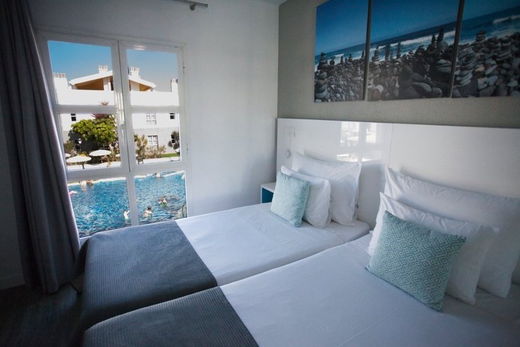 Apartamento Vista Piscina 1 habitación del hotel Coral Compostela Beach Golf. Foto 2