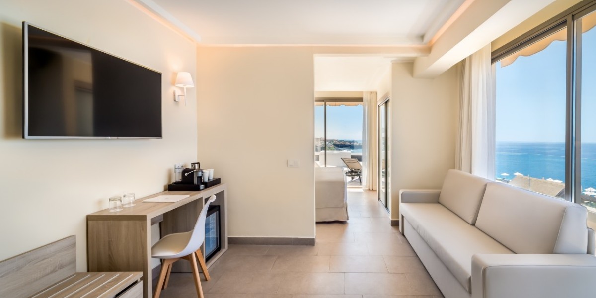 Junior suite Jacuzzi del hotel Barcelo Santiago. Foto 2