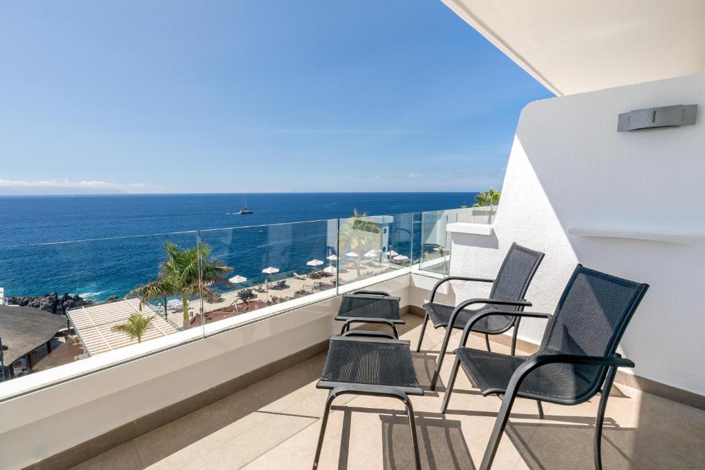 Habitación doble Vista Mar Lujo Superior del hotel Barcelo Santiago. Foto 2