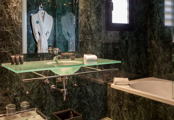 Junior suite del hotel B&B Zaragoza Los Enlaces Estación. Foto 2