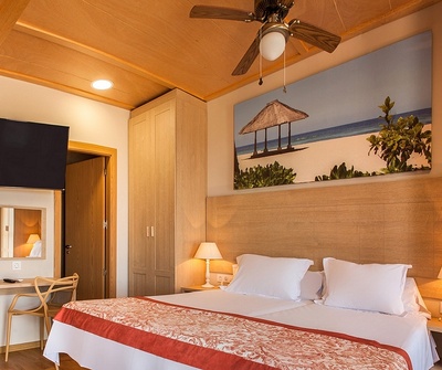 Polynesian Jacuzi Yacht Club del hotel Magic Natura Animal, Waterpark & Polynesian Lodge Resort