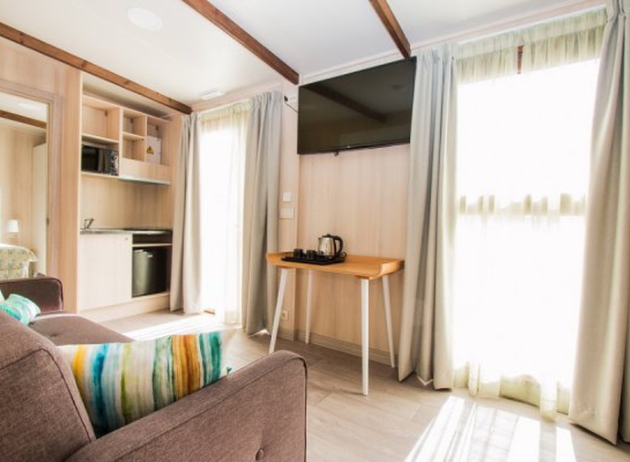 Tahiti Supreme Lodge del hotel Magic Natura Animal, Waterpark & Polynesian Lodge Resort. Foto 1