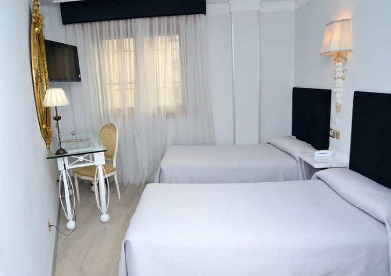 Habitación Doble del hotel Artheus Carmelitas Salamanca. Foto 7