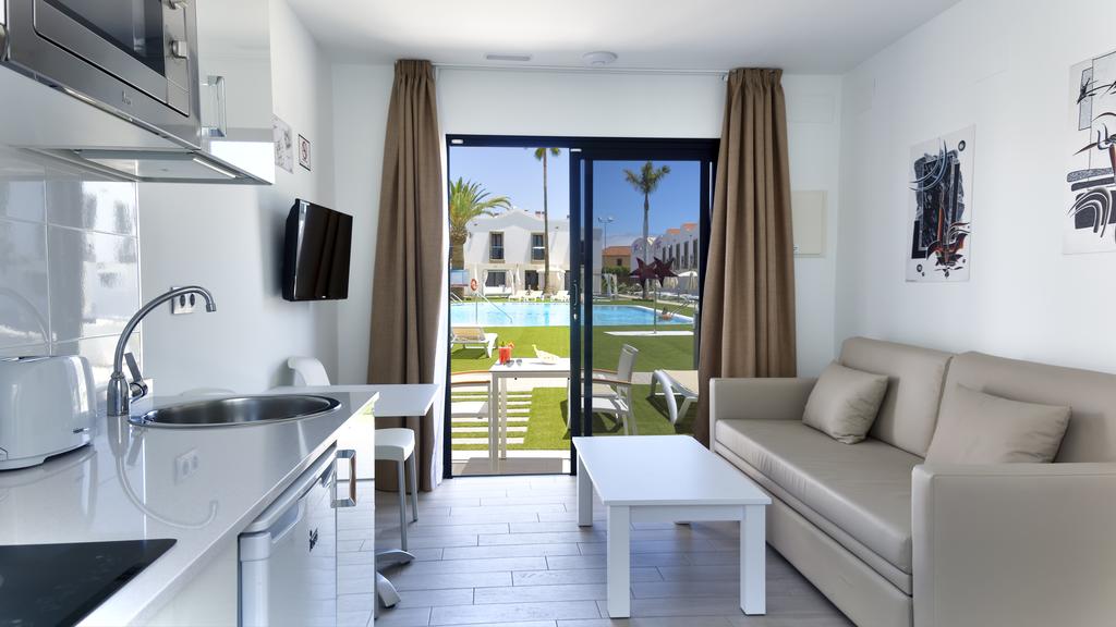 Bungalow Vista Piscina del hotel Fbc Fortuny Resort. Foto 1