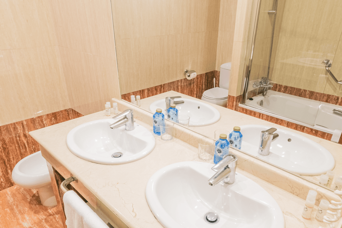 Premium Clásica Twin del hotel Bakour OH Nice Costa del Sol. Foto 4