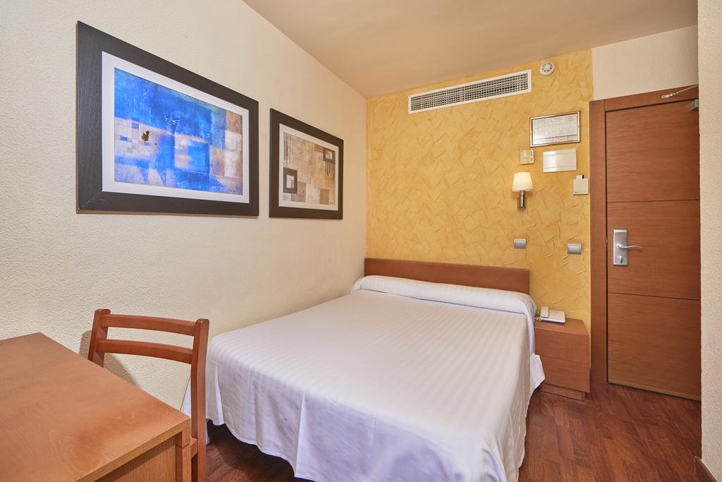 Habitación individual del hotel Mll Blue Bay. Foto 1