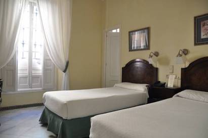 Habitación doble del hotel BYPILLOW Abril