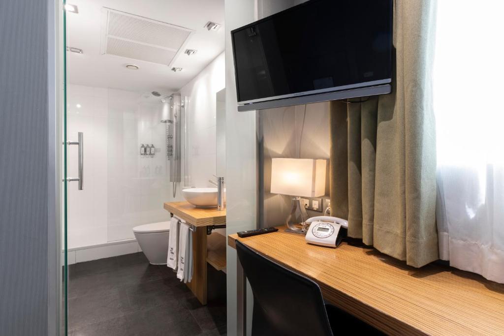 Habitación individual Económica del hotel Petit Palace Tres Cruces. Foto 2