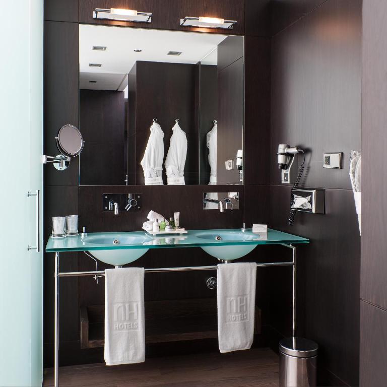 Habitación doble Superior Con Vistas del hotel Nh Collection Santiago De Compostela. Foto 2