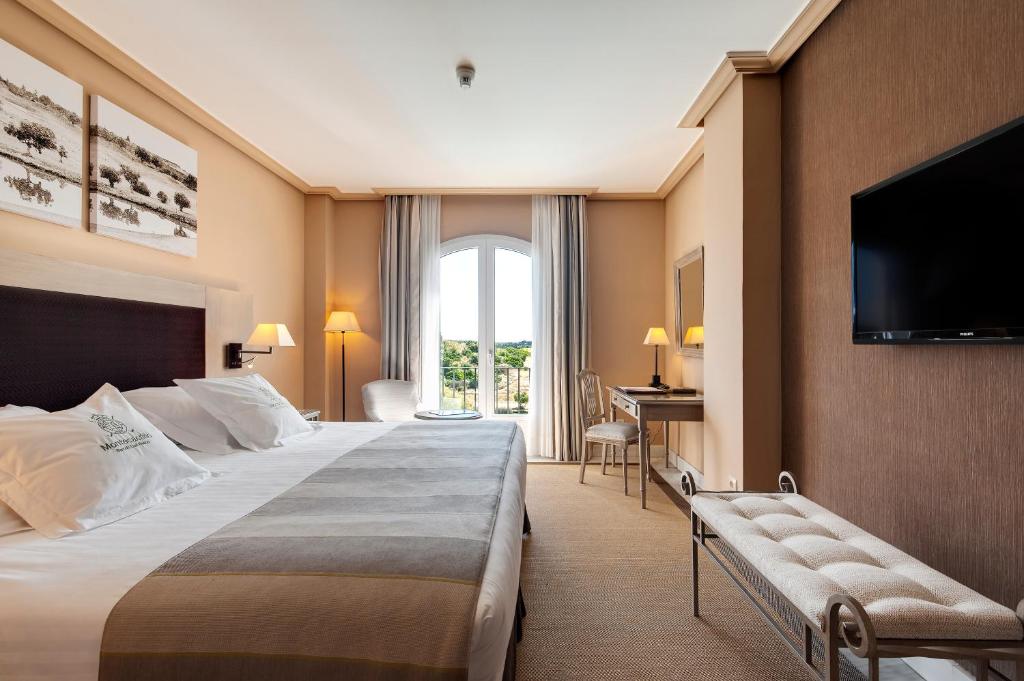 Habitación doble Superior Vista al campo de Golf del hotel Barceló Montecastillo Golf. Foto 1