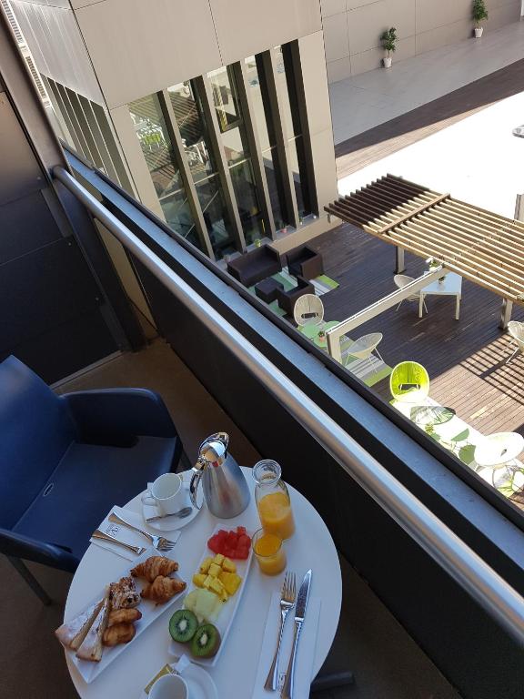 Habitación doble Balcón o Terraza del hotel Vincci Zentro Zaragoza. Foto 3