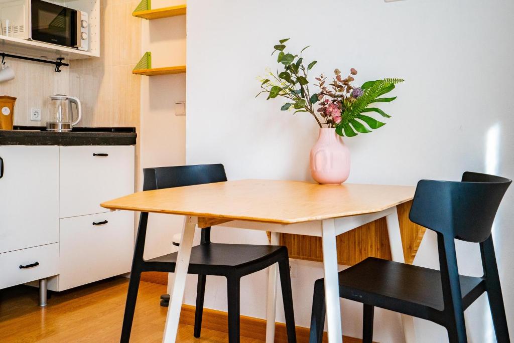 Estudio Interior del hotel SmartRental Gran Via 47. Foto 5