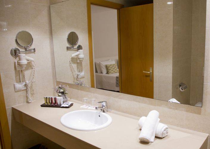 Habitación familiar del hotel Alegria Plaza Paris